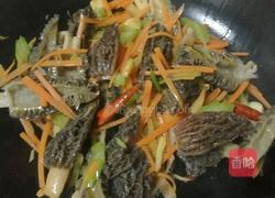 炒羊肚菌的做法图解4