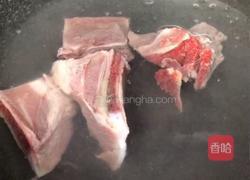 婴儿辅食之玉米糁排骨粥的做法图解2