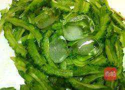 虾仁凉拌苦瓜的做法图解3