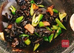青椒炒木耳的做法图解4