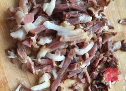 重庆红薯腊肉圆子的做法图解1