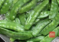 荷兰豆炒香肠的做法图解6