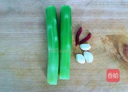 凉拌莴笋丝的做法图解1