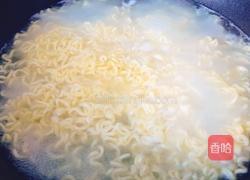 泡面蛋饼的做法图解4