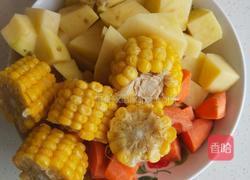 玉米胡萝卜土豆烧排骨的做法图解2