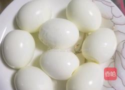 熟鸡蛋浇汁的做法图解2