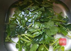 正月十五闹圆宵 木耳菠菜炒鸡蛋的做法图解2