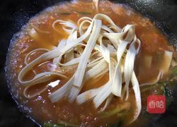 西红柿蒜苔肉丝面的做法图解12