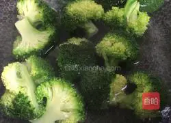 Illustration of how to make oil-consuming broccoli 4