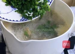小海鲜韭菜汤的做法图解7