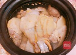 羊肚菌杏鲍菇瑶柱鸡汤的做法图解4