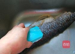 正月十五闹元 湖北红烧腊鱼块的做法图解2