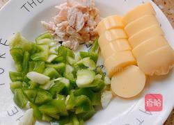 青椒香菇鸡丁烩日本豆腐的做法图解1