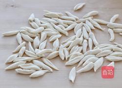 油泼剪刀面的做法图解3