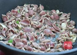 芹菜炒鸡胗的做法图解6