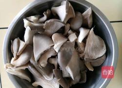 酥炸蘑菇的做法图解1