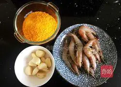 Illustration of how to cook shrimps in typhoon shelter 1