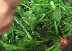 腊肠炒芥兰苗的做法图解1