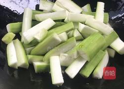 韭菜炒丝瓜的做法图解4