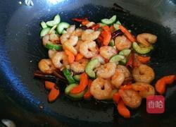 正月十五闹元宵 辣椒炒虾仁的做法图解8