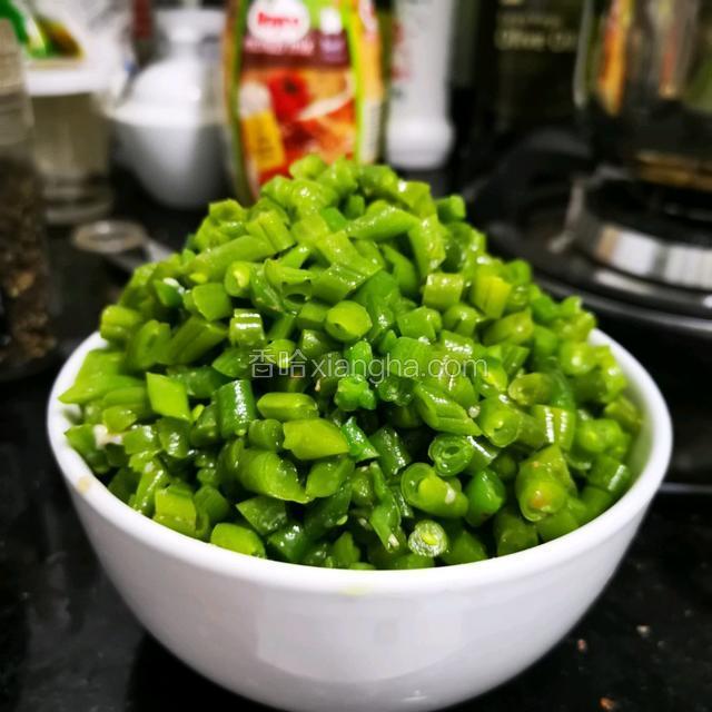 焯水之后，切丁