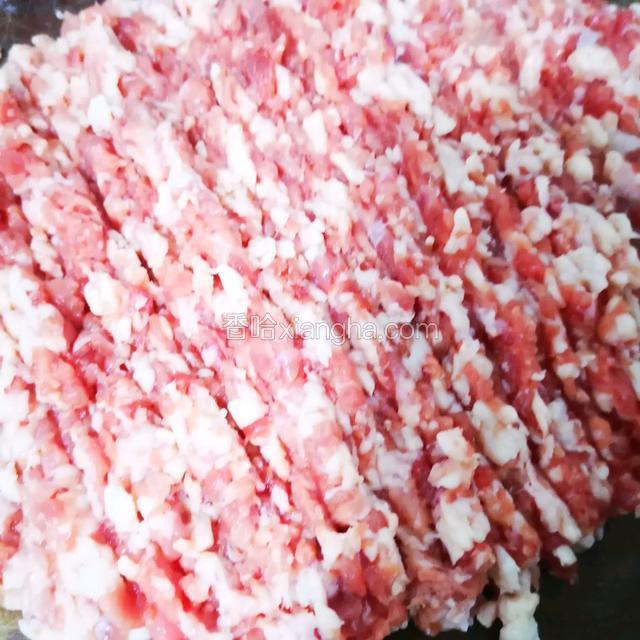 手工剁馅儿，漂亮的雪花肥牛