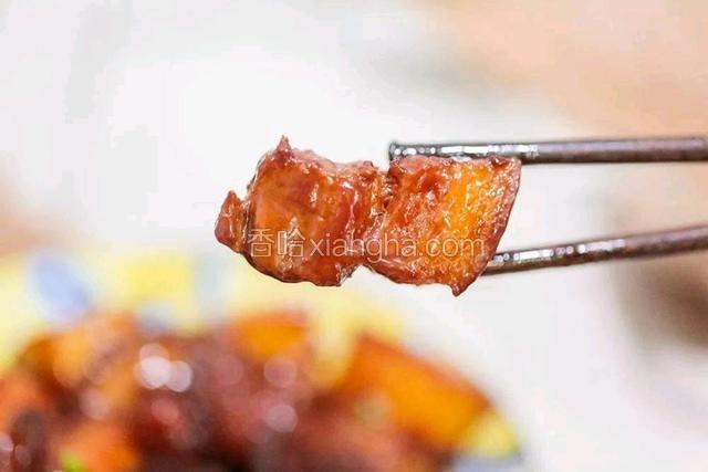 亮晶晶的红烧肉，酥酥弹弹，好入味……