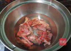 柠檬橄榄鸽子汤的做法图解1