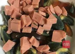 Illustration of how to make steamed eggs with ham and ham 1