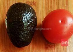 牛油果沙拉的做法图解1