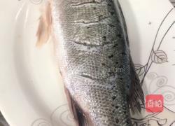 清蒸鲈鱼的做法图解3