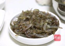 韭黄炒河虾的做法图解1