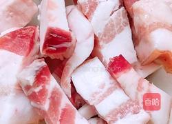 五花肉炒白菜的做法图解1