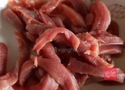 糖醋里脊排条的做法图解1