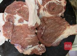 酸奶沙拉配猪扒的做法图解2