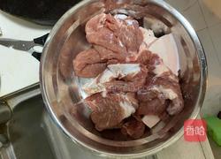 酸奶沙拉配猪扒的做法图解3