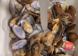 香菇酱炒花甲的做法图解5