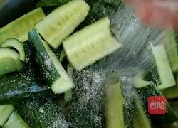 家常腌黄瓜的做法图解1