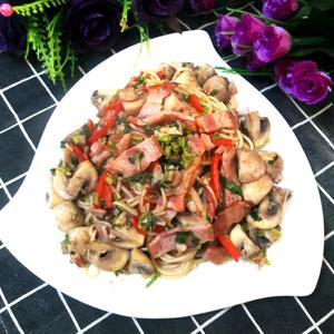 鲜菇培根意面