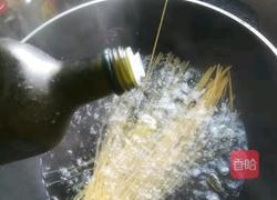 红酱番茄意面的做法图解3