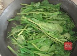 豌豆尖香菇酱拌面（香哈香菇酱）的做法图解2