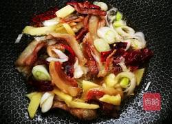 五花肉炖胖头鱼头的做法图解5