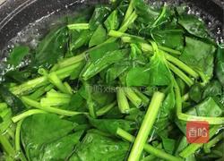 皮蛋虾皮菠菜汤的做法图解2