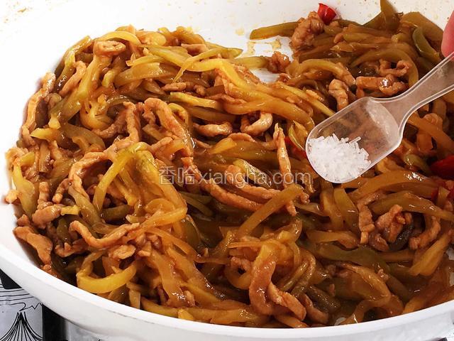 最后加一点味精提鲜