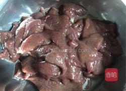 湘菜：爆炒猪肝的做法图解1