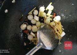 韭菜炒鱿鱼的做法图解11