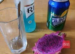 蓝色妖姬（饮料）的做法图解1