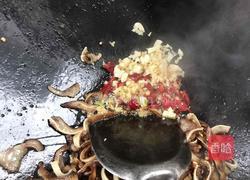 三椒炒猪耳的做法图解6