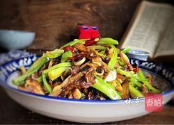 三椒炒猪耳的做法图解11