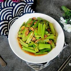 清炒芹菜的做法[图]